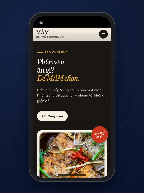 Khối Phân vân ăn gì với nút Quay món trên mobile, trong khung điện thoại